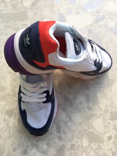 Giày Falcon Adidas