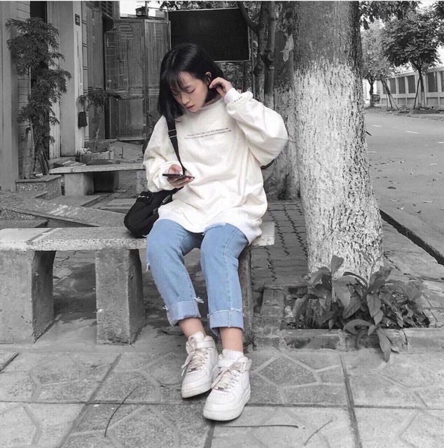 SWEATER CHỮ THÁI (Unisex) | BigBuy360 - bigbuy360.vn