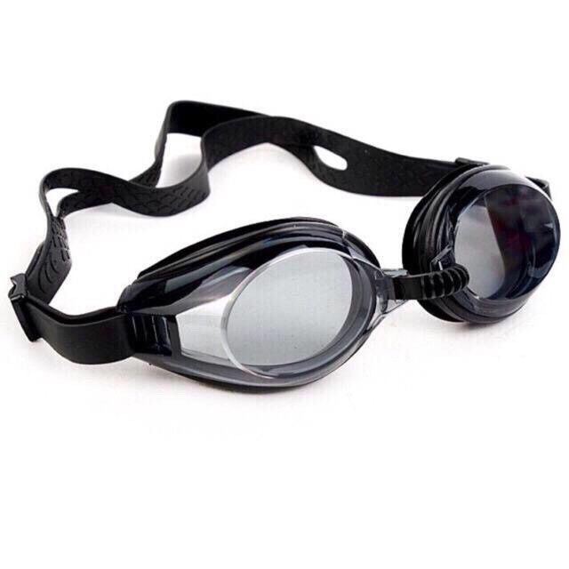 Kính bơi cho bé