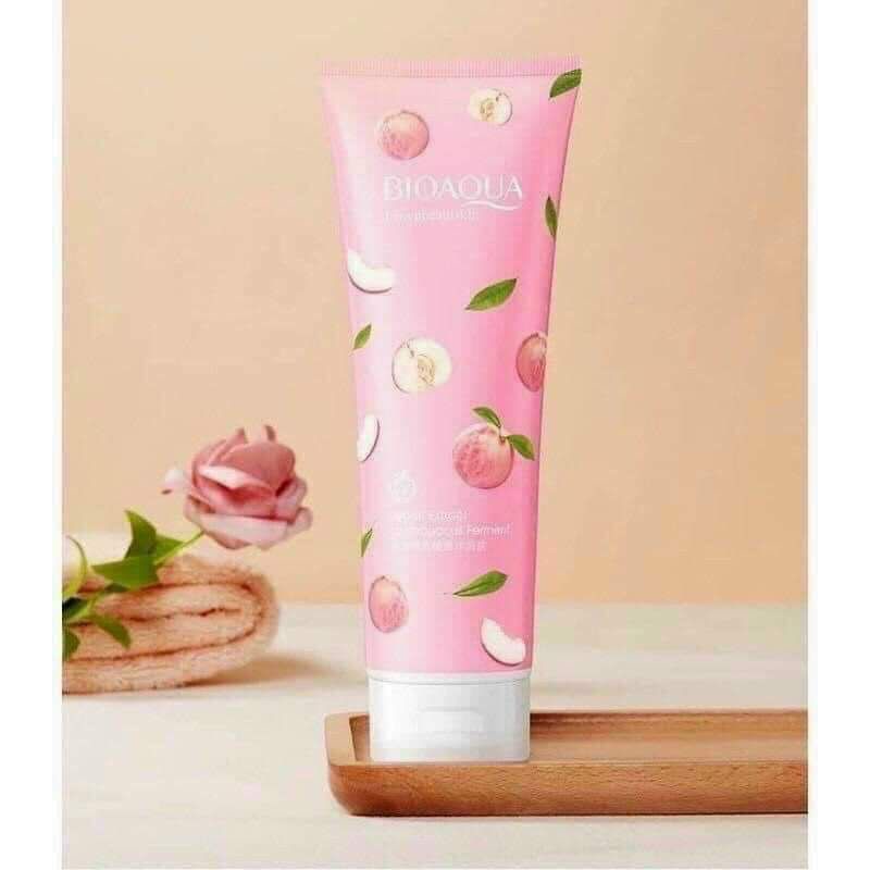 Muối tắm tẩy tế bảo chết Bioaqua Đào.