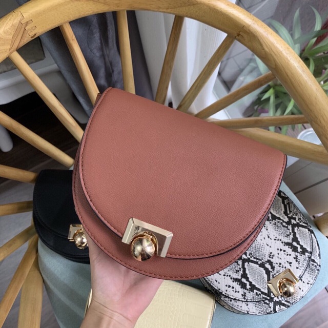 TÚI MANGO CHAIN CROSSBODY BAG