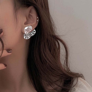 Bông tai hàn quốc 1 mặt Cánh bướm phong cách Hàn Quốc đen và trắng