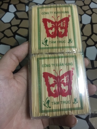Tăm tre xỉa răng bịch 10 gói nhỏ( giao mẫu ngẫu nhiên)