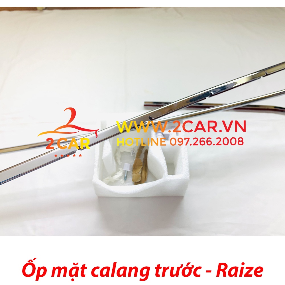Ốp mặt Ca Lăng, calang dưới xe Toyota Raize 2021- 2022, Thanh Bên dưới biển số- ốp lưới tản nhiệt