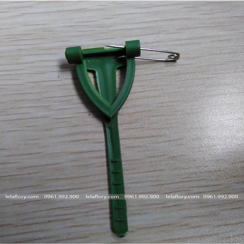 KẸP LÀM HOA CÀI ÁO NHỰA THẲNG  - PKK0030