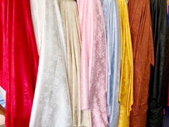 Áo dài truyền thống chất gấm tơ kèm quần và mấn