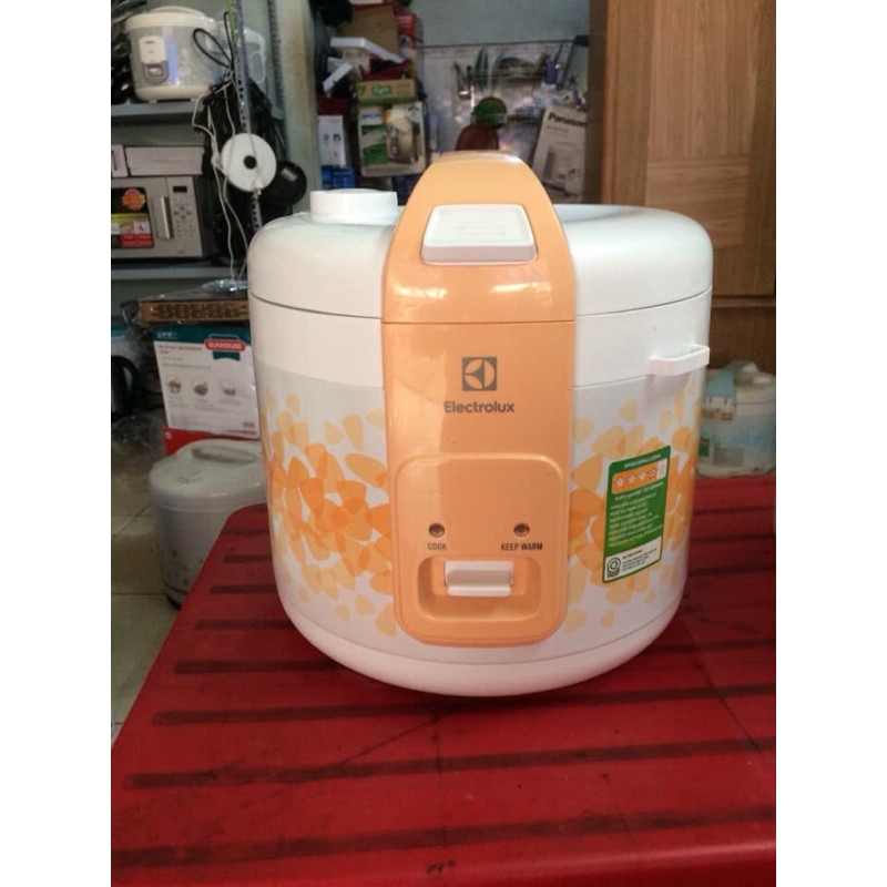 Nồi cơm electrolux