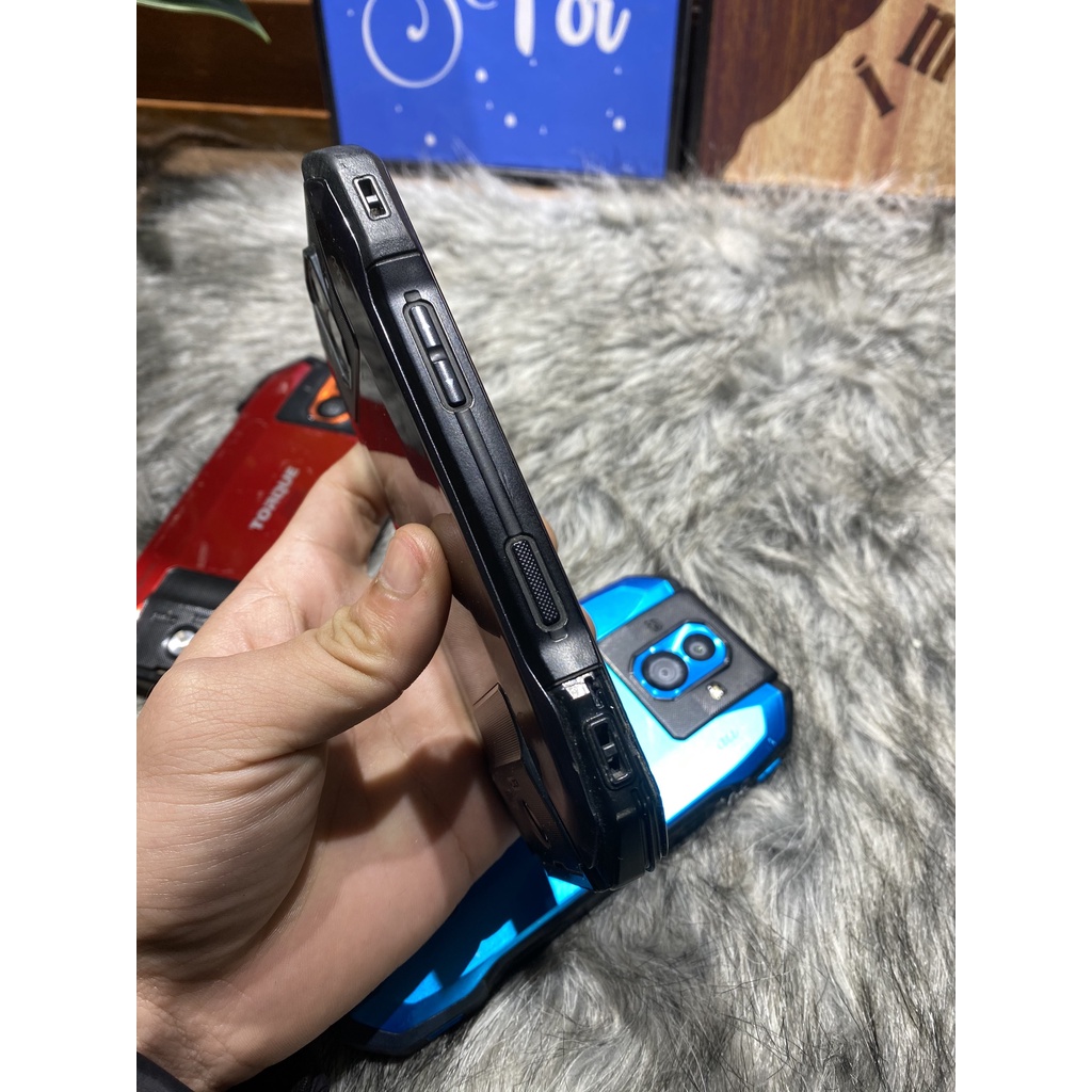 Điện thoại Kyocera G04 ram 4 bộ nhớ 64gb chip snap 660 cày game tốt