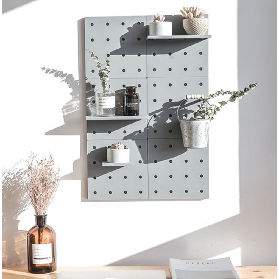 Giá kệ dán tường Pegboard đục lỗ trang trí cao cấp, kệ để trang trí Wall Hanger Rack 101174