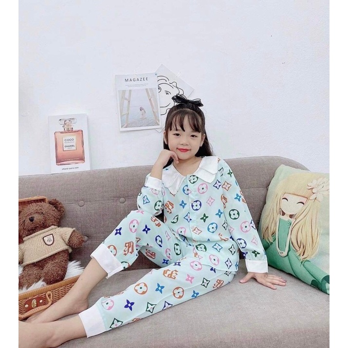 sale bộ lụa dài bé gái