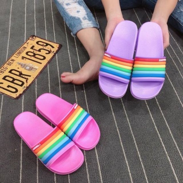 DÉP BẢNG NHỰA SẮC CẦU VÒNG