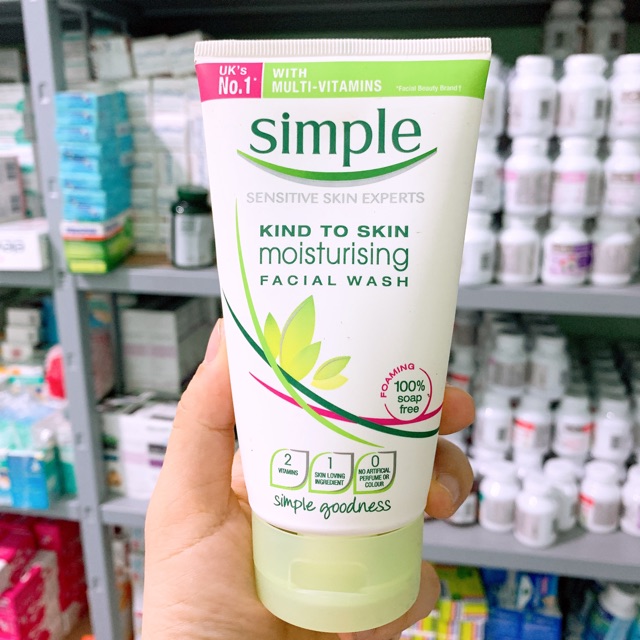 Sữa rửa mặt simple dưỡng ẩm