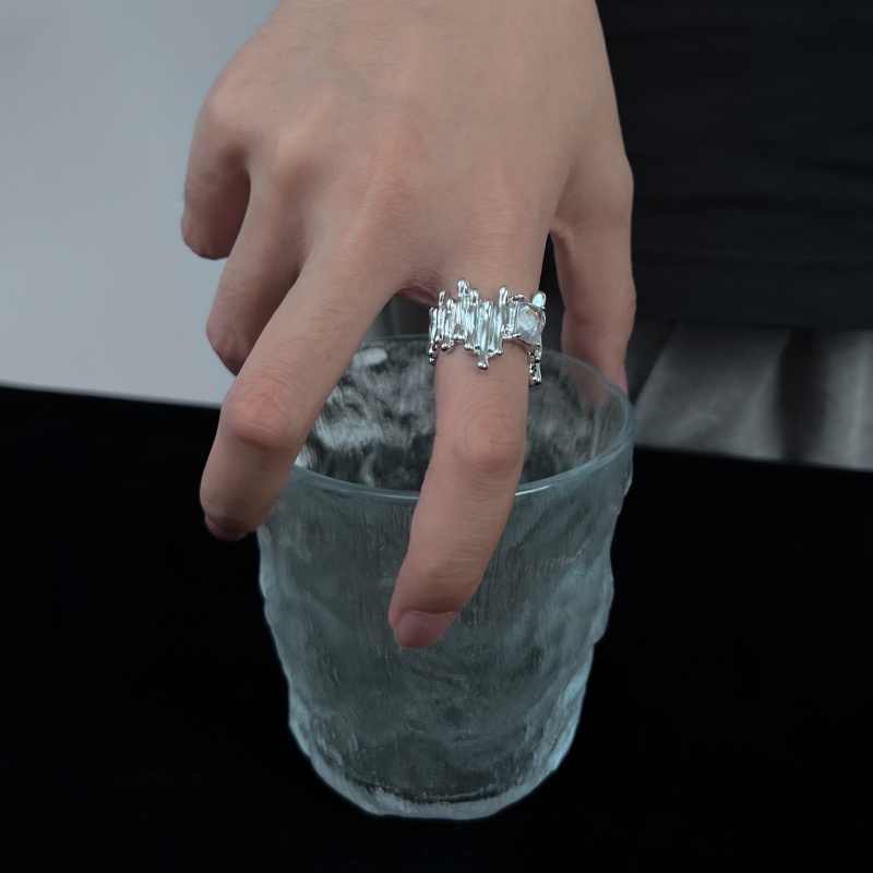 Nhẫn Đính Đá Quý Thiết Kế Mới Cao Cấp