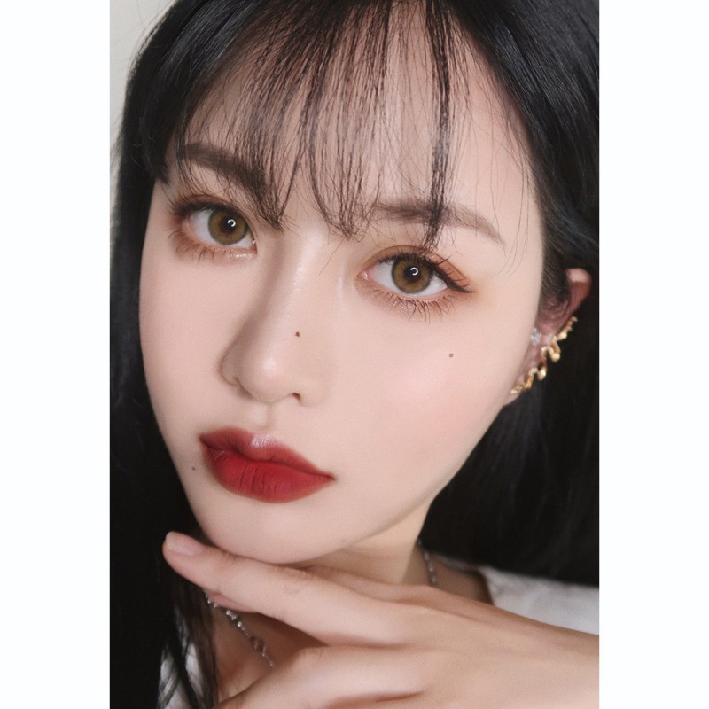 Son môi dưỡng ẩm với tông màu sắc trẻ trung xinh xắn | BigBuy360 - bigbuy360.vn