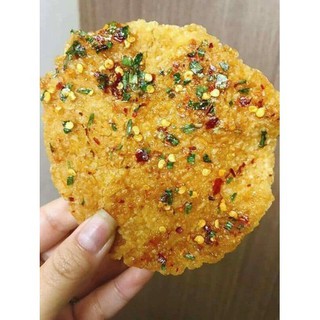 1 gói cơm cháy chiên mắm hành =3 miếng
