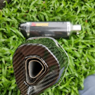 Pô độ Akrapovic lon lớn (có clip)