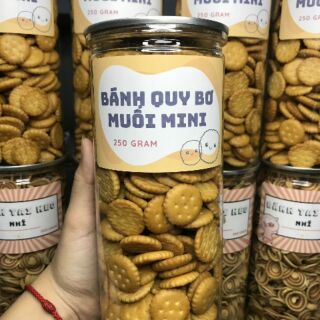 Bánh quy bơ. Cá mặn