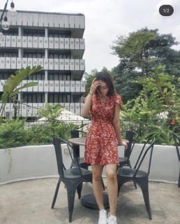 VÁY HOA CỔ V ( KÉO SANG ĐỂ XEM ẢNH THẬT)