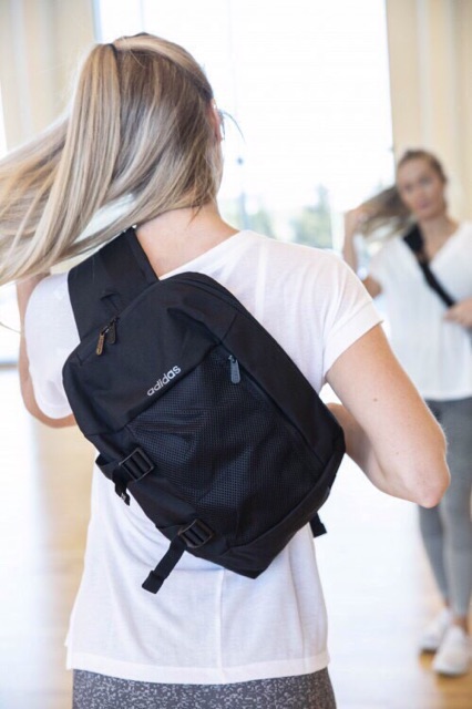 BALO MỘT QUAI ADIDAS