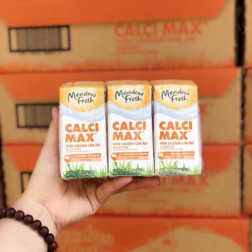 Sữa tươi Meadow Fresh Max canxi thùng 24 hộp 200ml