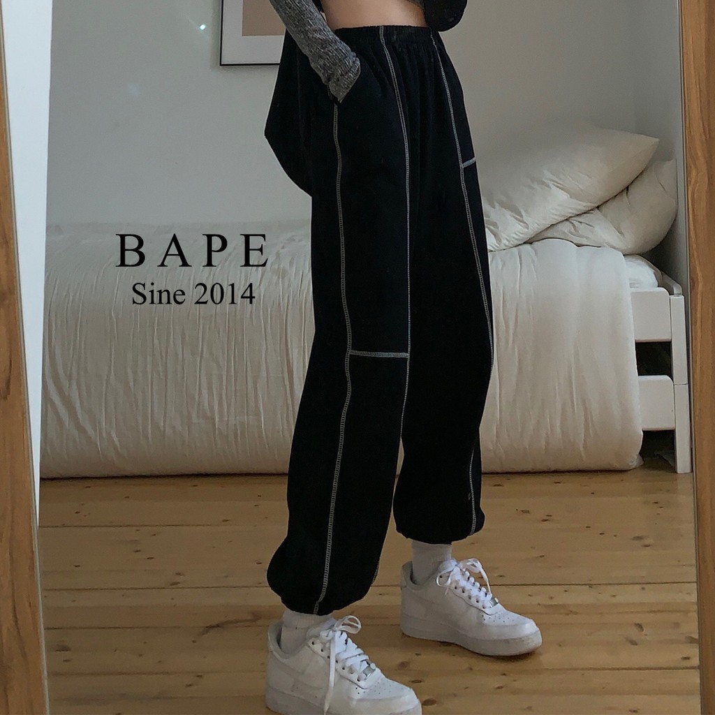 Set bộ nữ Bape gồm áo quây trơn mix quần jogger viền chỉ ống rộng (màu đen) ulzzang