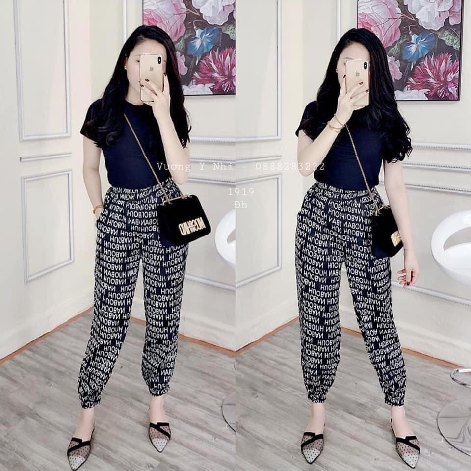 Quần boom lụa chữ.