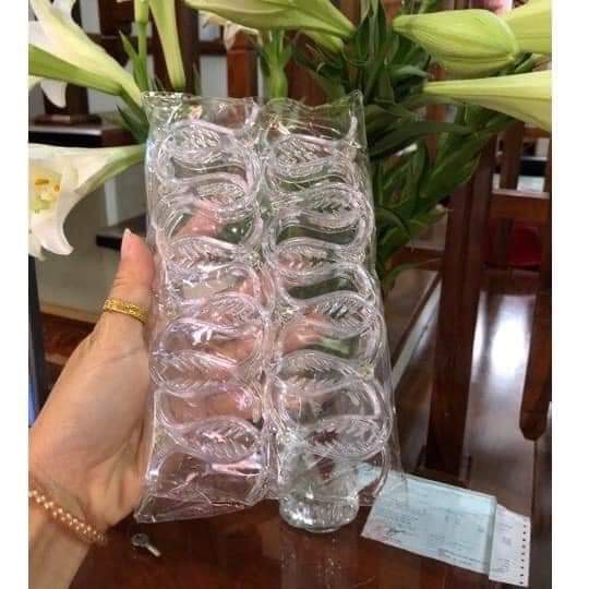 Vỉ 12 Kẹp Càng Cua Trong Suốt Loại Bền Không Gãy