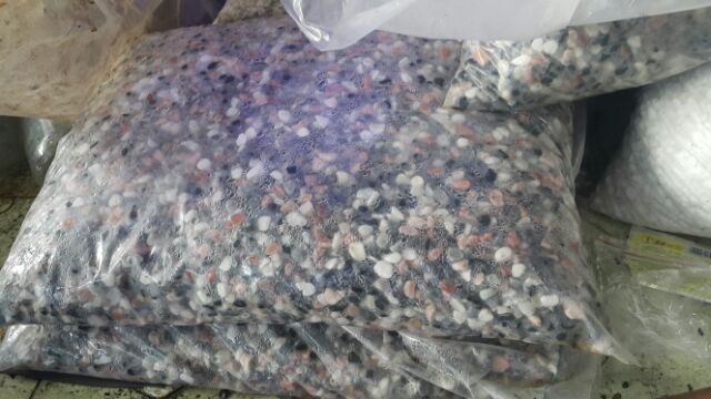 Sỏi đá trang trí hồ cá 10k/ kg