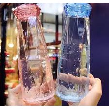 Bình đựng nước thủy tinh kim cương kích thước 500ml dùng làm bình chứa hoặc trang trí tốt