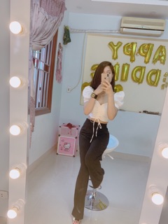 Áo trễ vai ai màu đen trắng
