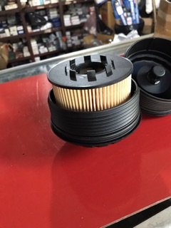Chén(đế) lọc nhớt Ford Transit đời 2003-2006