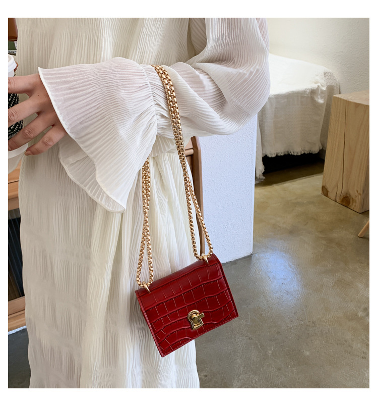 Túi đeo chéo IELGY dáng vuông họa tiết da cá sấu cá tính trẻ trung thời trang dành cho nữ