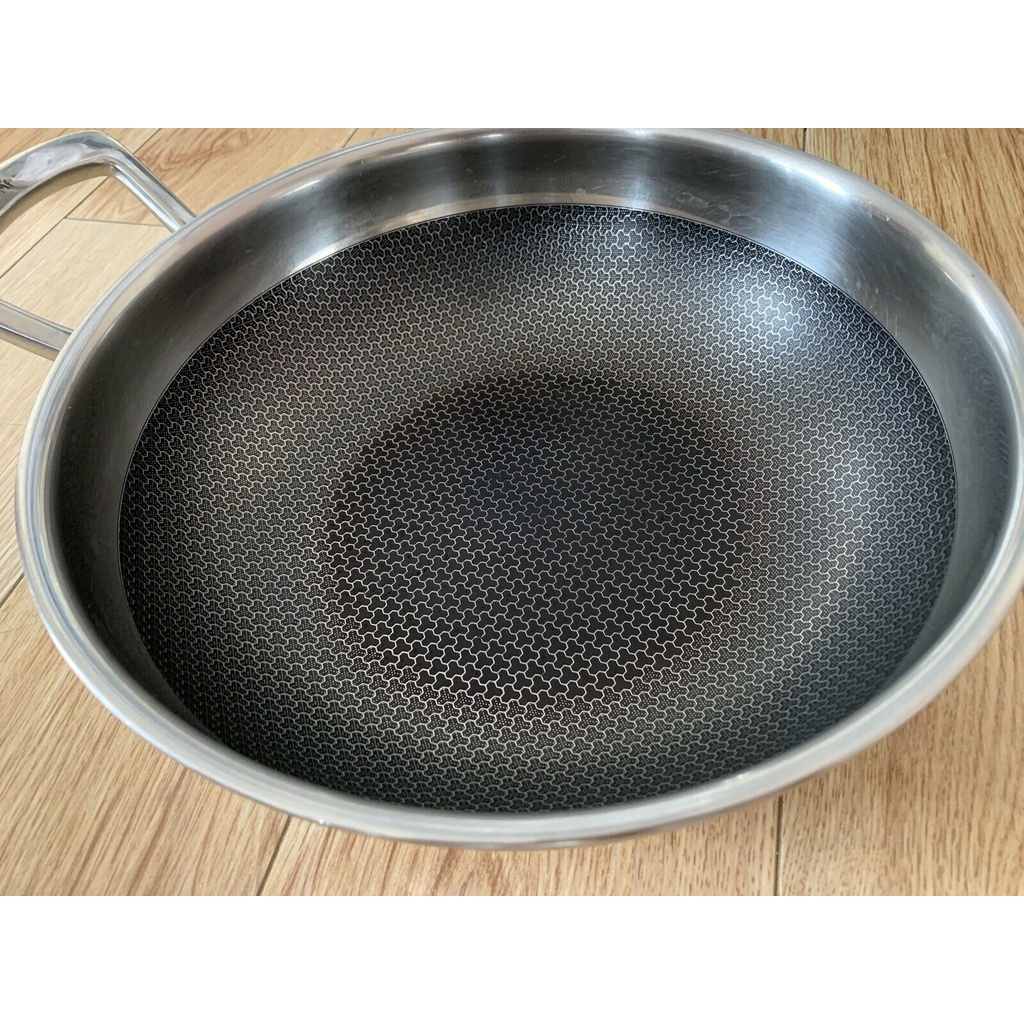 Chảo chống dính bếp từ WMF Profi Resist Wok 28cm sâu lòng (tổ ong), Chảo xào sâu lòng Đức