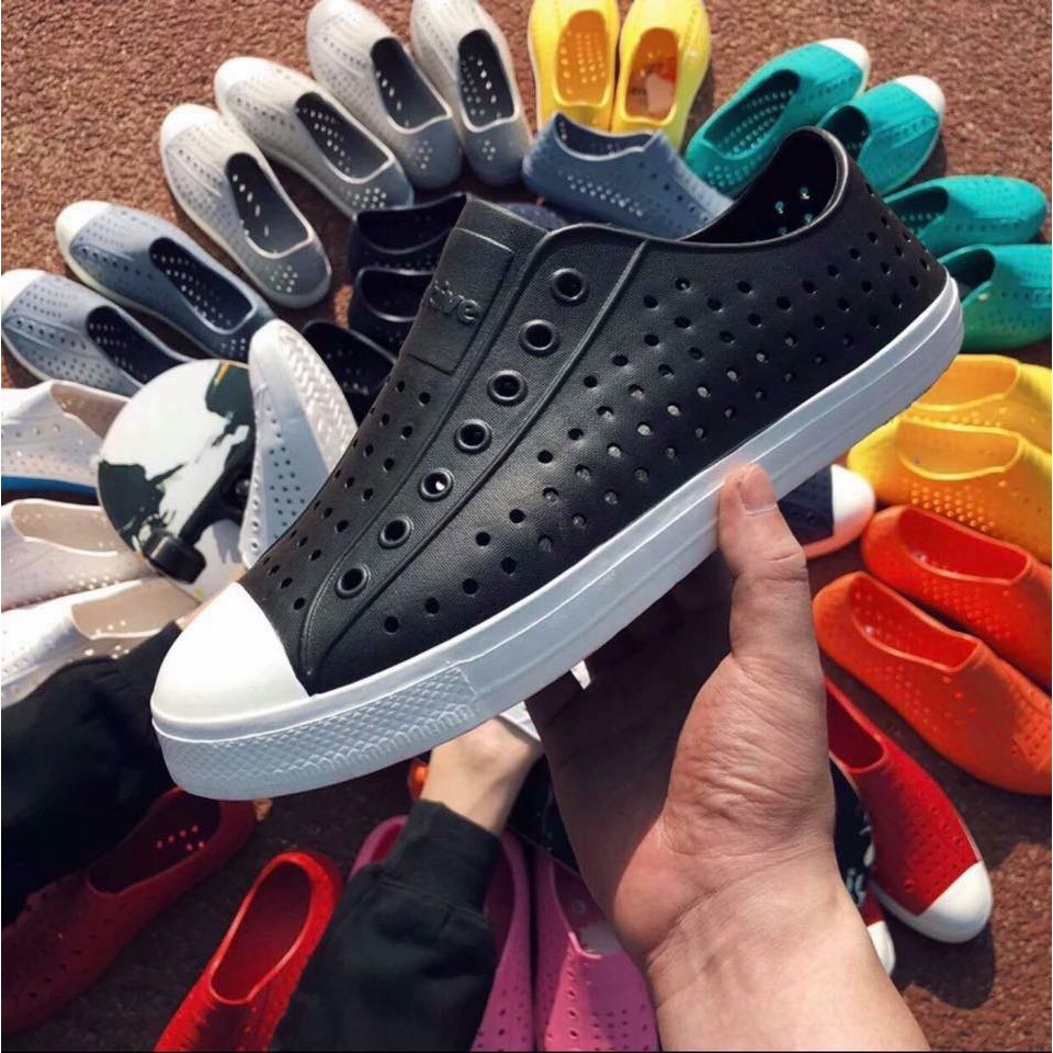 [TẶNG 4 JITBIZT ] - Giày Nhựa Native Jefferson - Chất Nhựa E.V.A Siêu Nhẹ, Không Thấm Nước - MÀU ĐEN TRẮNG | BigBuy360 - bigbuy360.vn