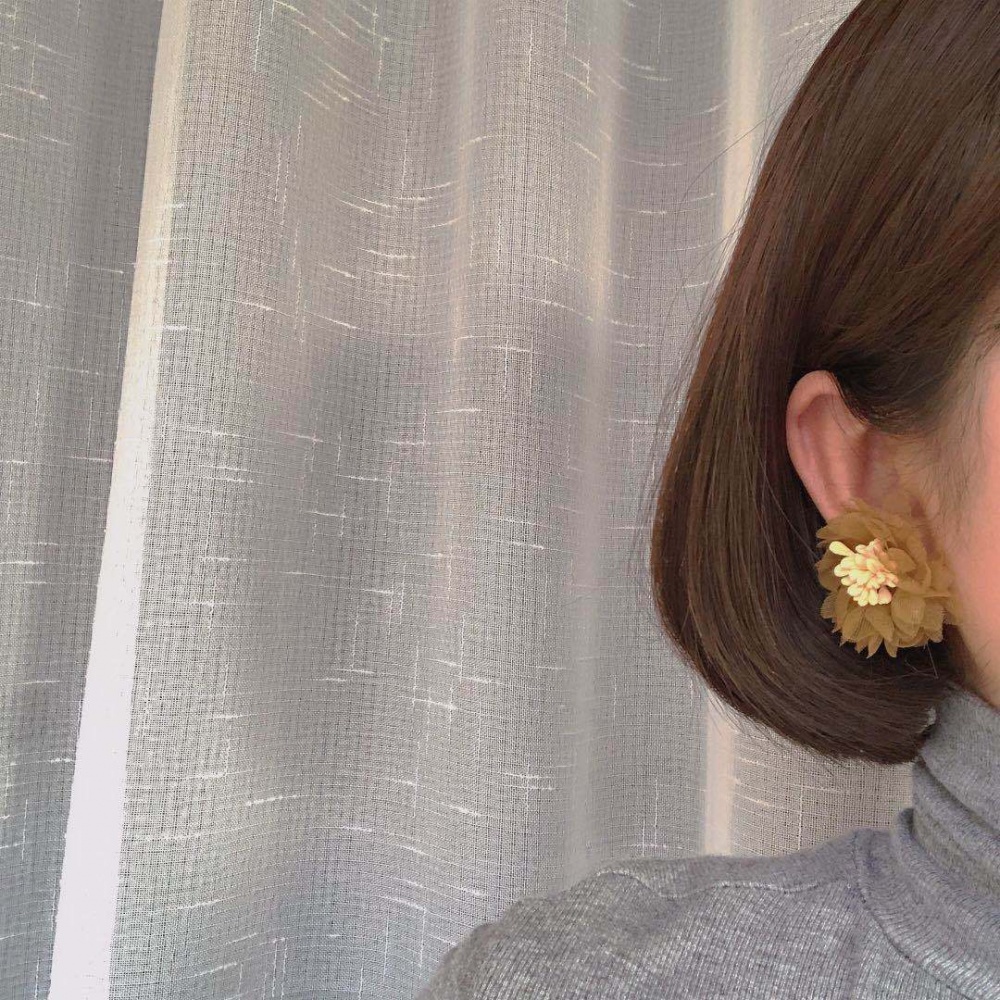 Khuyên Tai Hoa Trà Vải Ren Handmade Xinh Xắn