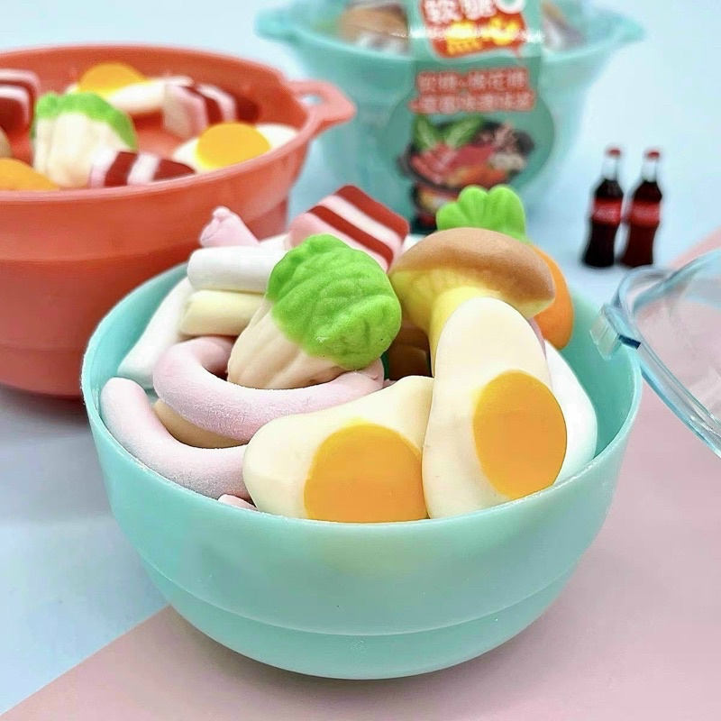 Set kẹo dẻo mix đủ mẫu kèm siro dâu hình chảo lẩu đồ chơi 3 tầng Hongkong cái lớn 40gam