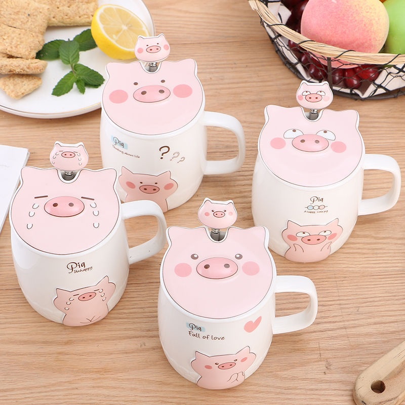 Cốc sứ hoa văn Pig cao cấp (4 mẫu) kèm thìa cán sứ