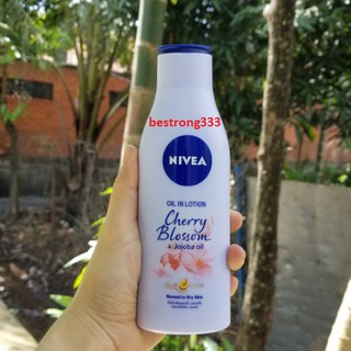 Sữa dưỡng thể dưỡng trắng Nivea Cherry Blossom and Jojoba Oil 200ml