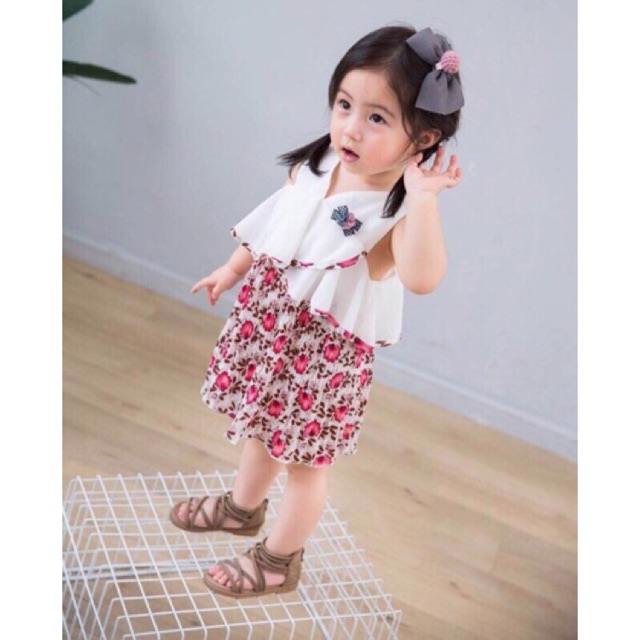 Đầm hở vai kèm cài áo