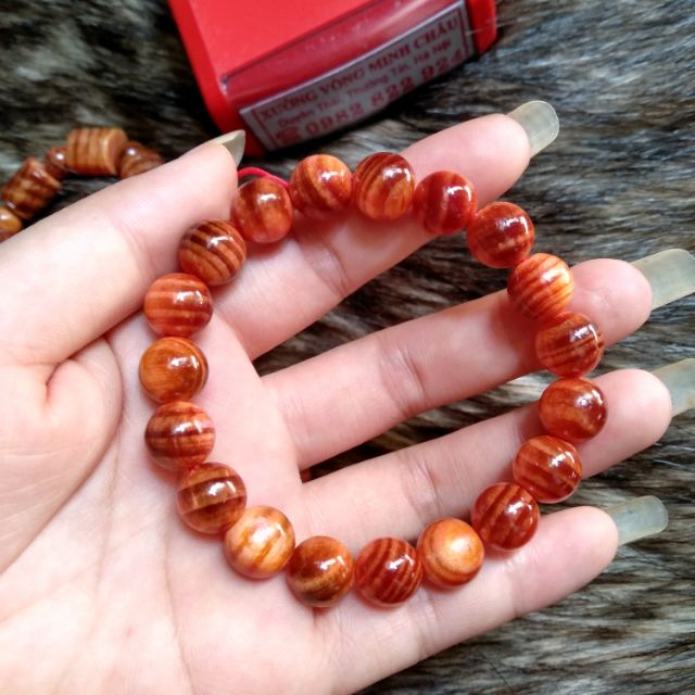 Vòng gỗ huyết Long thấu quang 100%.. không thấu trả lại hàng -dung271