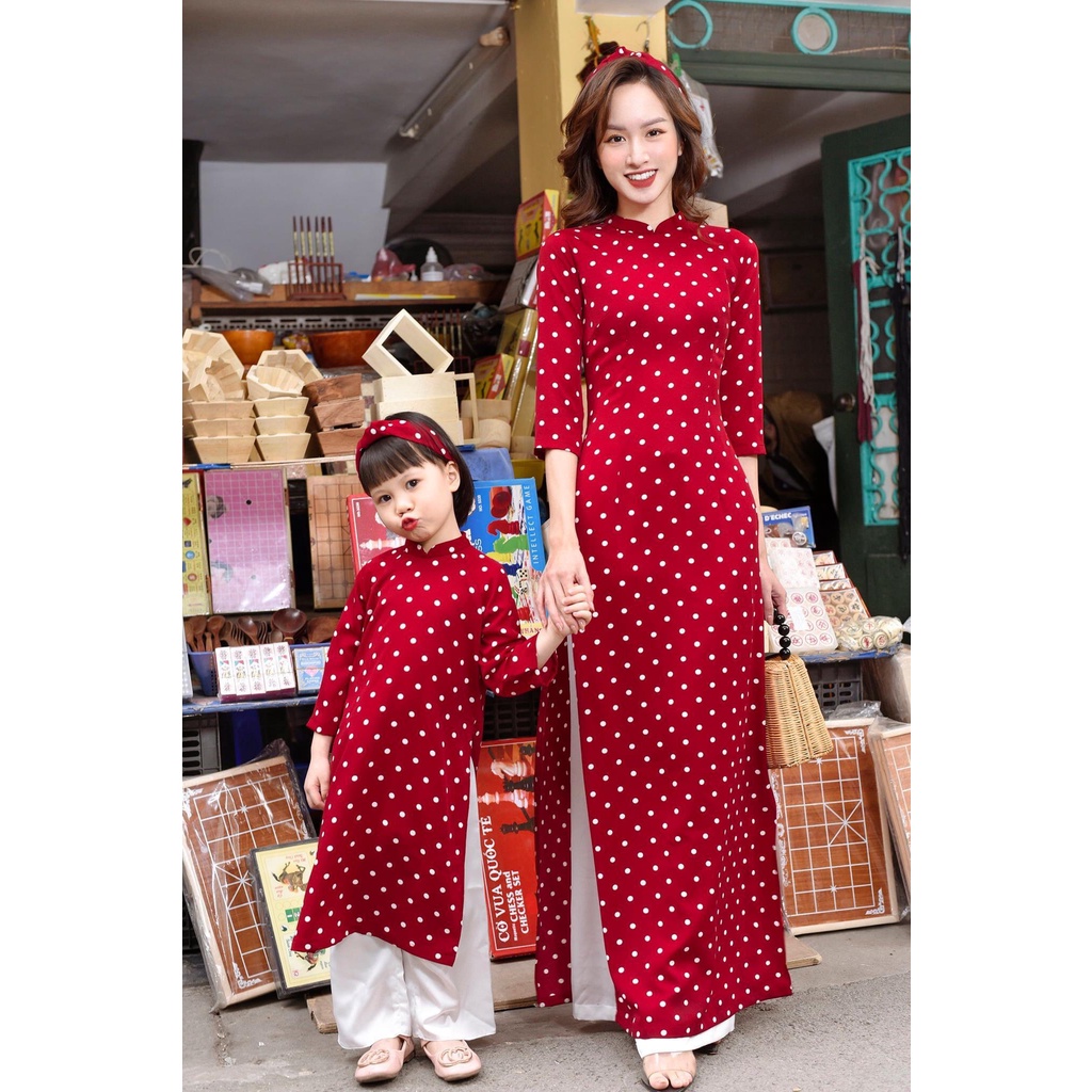 Áo dài chấm bi đỏ Vigo Women