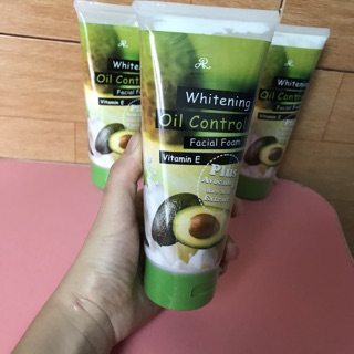 Sữa rửa mặt trái bơ Thái Lan - 210ML