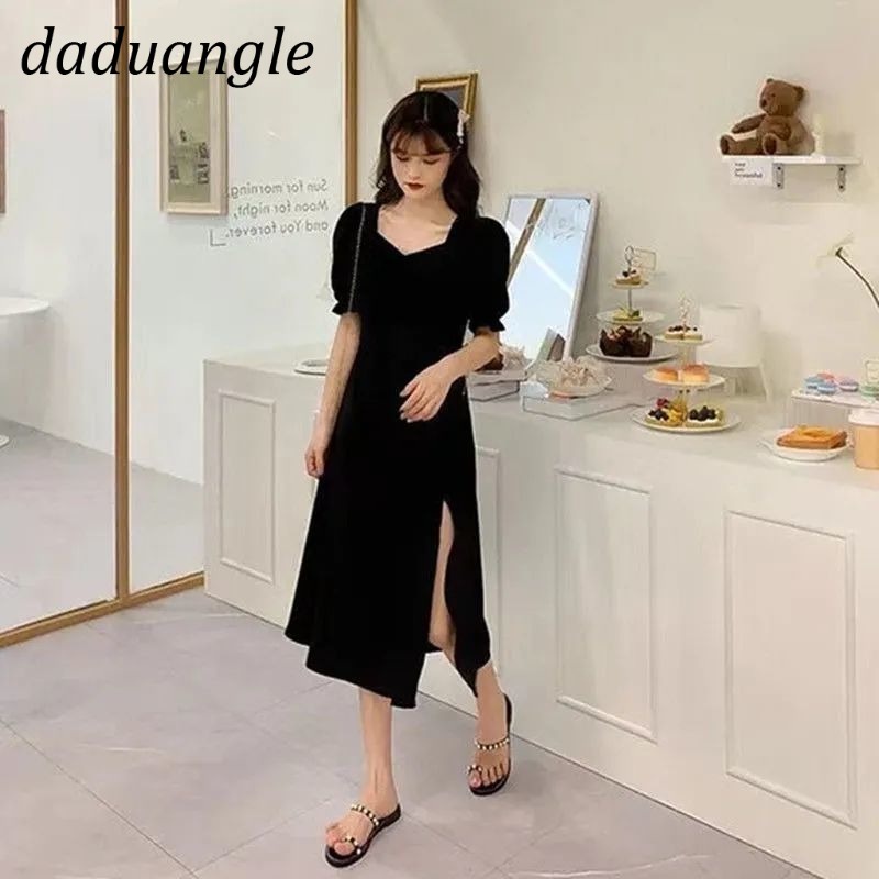 Đầm DADUHEY màu đen tay phồng cổ vuông thiết kế cắt xẻ nhỏ gọn phong cách Pháp mùa hè 2022 mới thời trang cho nữ