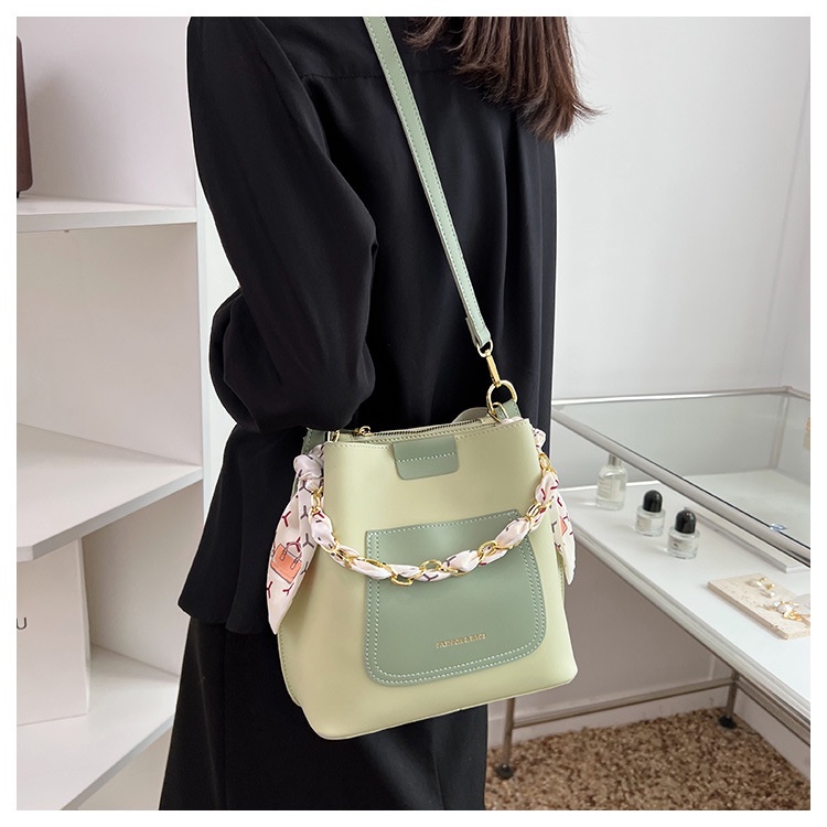 Túi Đeo Vai Dáng Xô Phối Dây Xích Thời Trang Cho Nữ