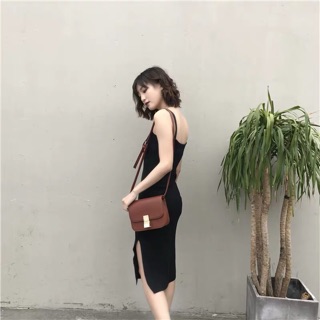 Đầm gân 2 dây xẻ tà