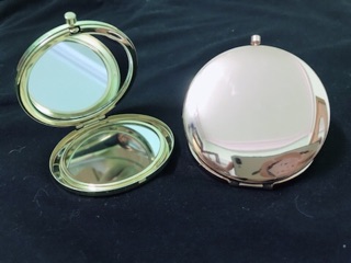 Gương thêu tay handmade