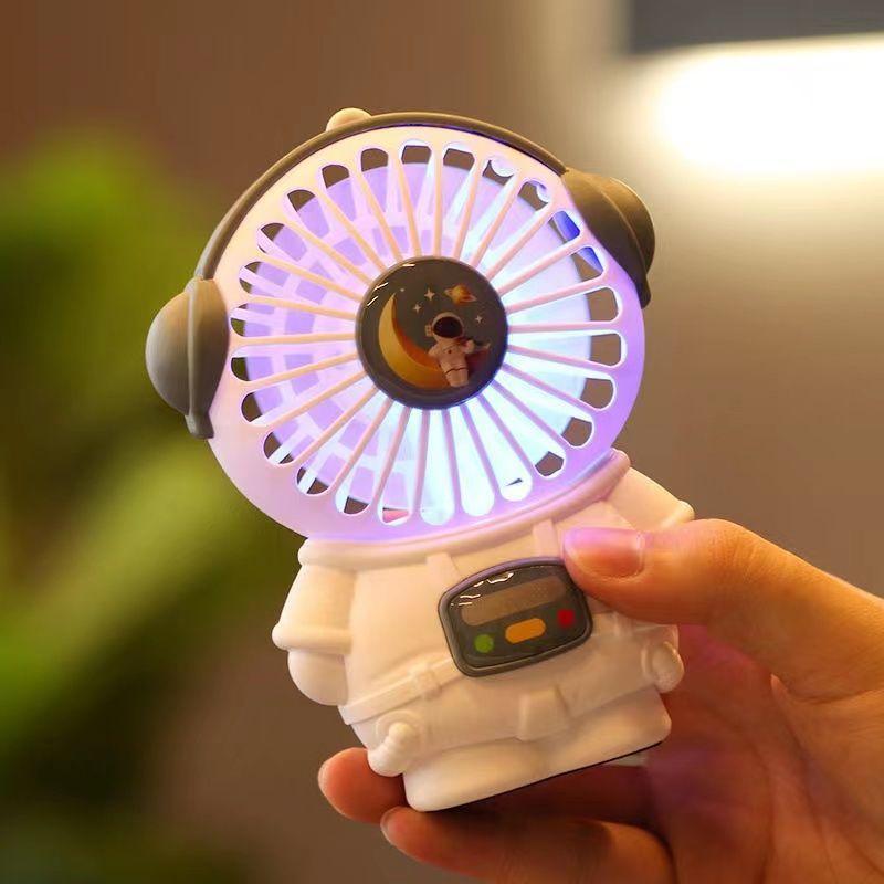 Quạt Mini Cầm Tay Hình Phi Hành Gia Sạc USB Tiện Dụng Mang Đi Du Lịch