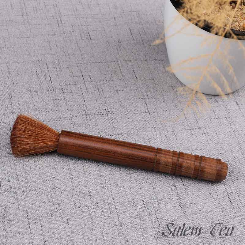 CHỔI QUÉT ẤM TRÀ CÁN GỖ LÔNG TỰ NHIÊN