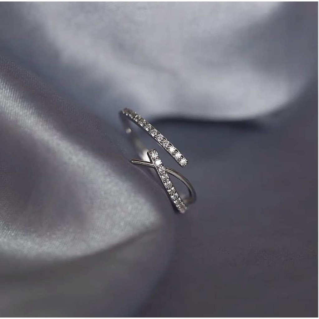 Nhẫn bạc nữ Nhẫn Wavy line gắn đá trắng nhỏ Van Jewelry V10008 free size tự điều chỉnh size tay