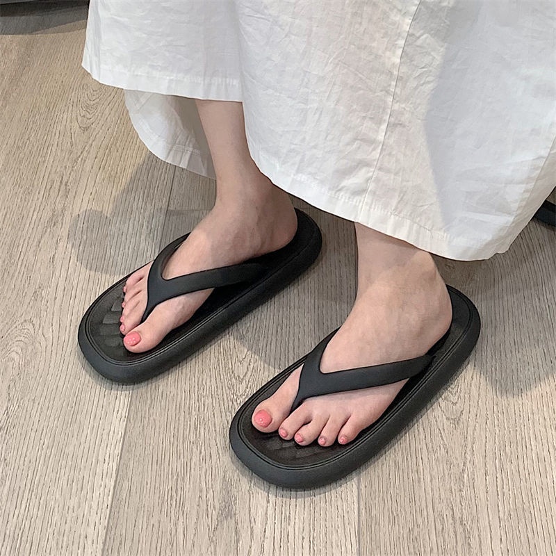 Dép đi trong phòng Nóng bỏng